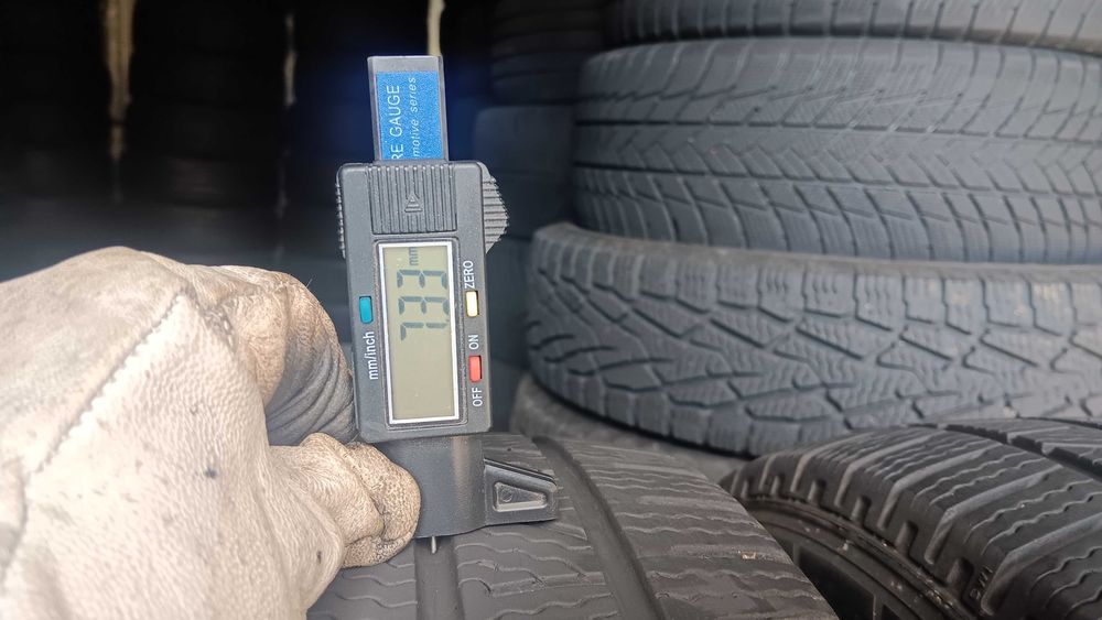 215/60/17 C Pirelli winter carrier