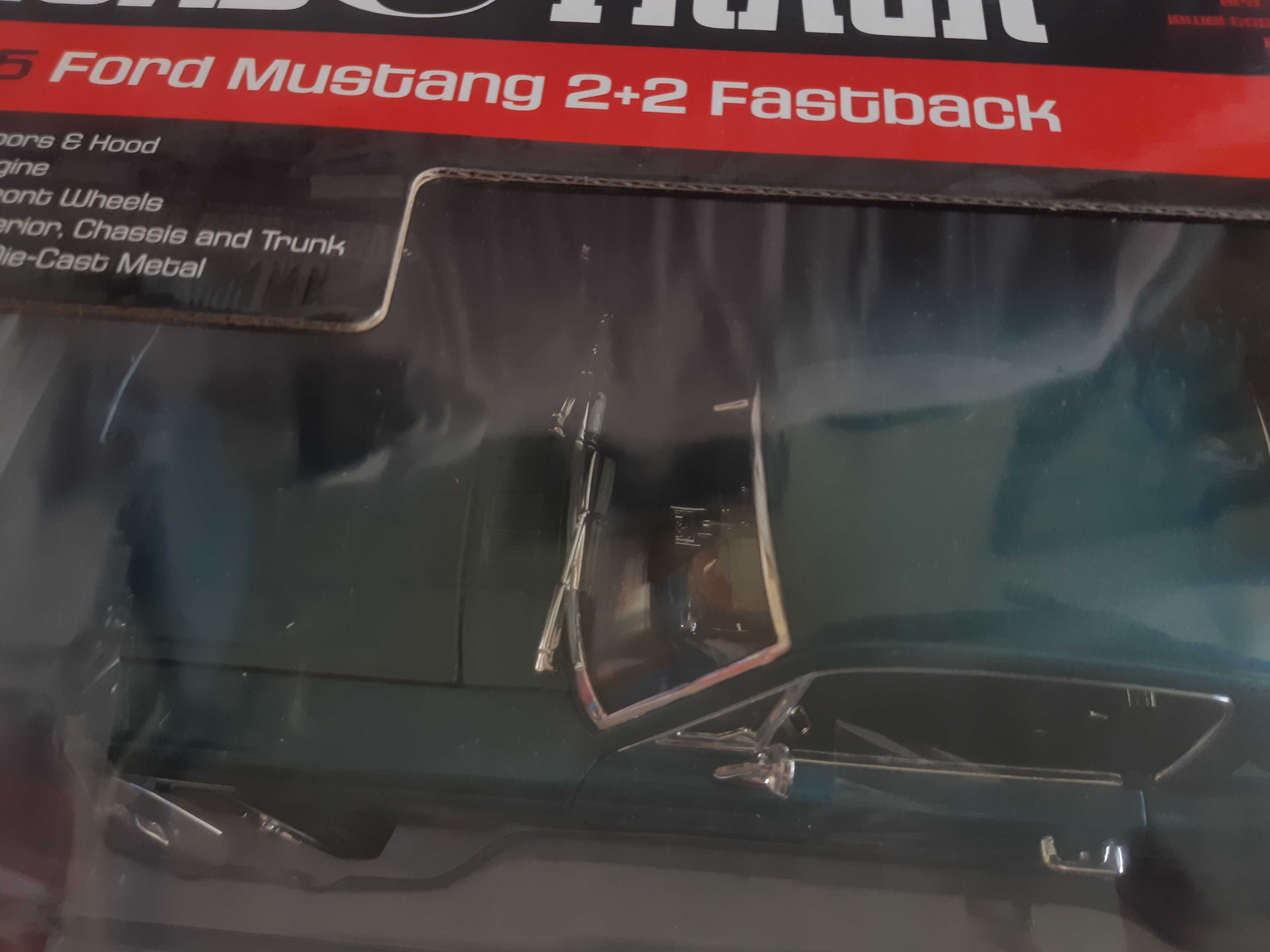 Ford Mustang 2+2 Fastback turkusowy 1:18 American Muscle Auto World