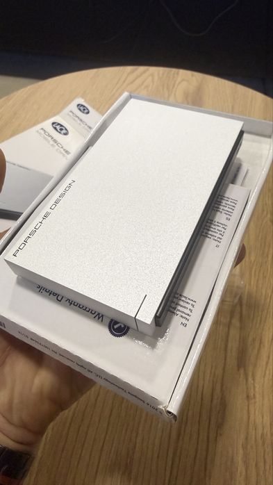 Жорсткий диск LaCie Porsche Design Mobile 1tb
