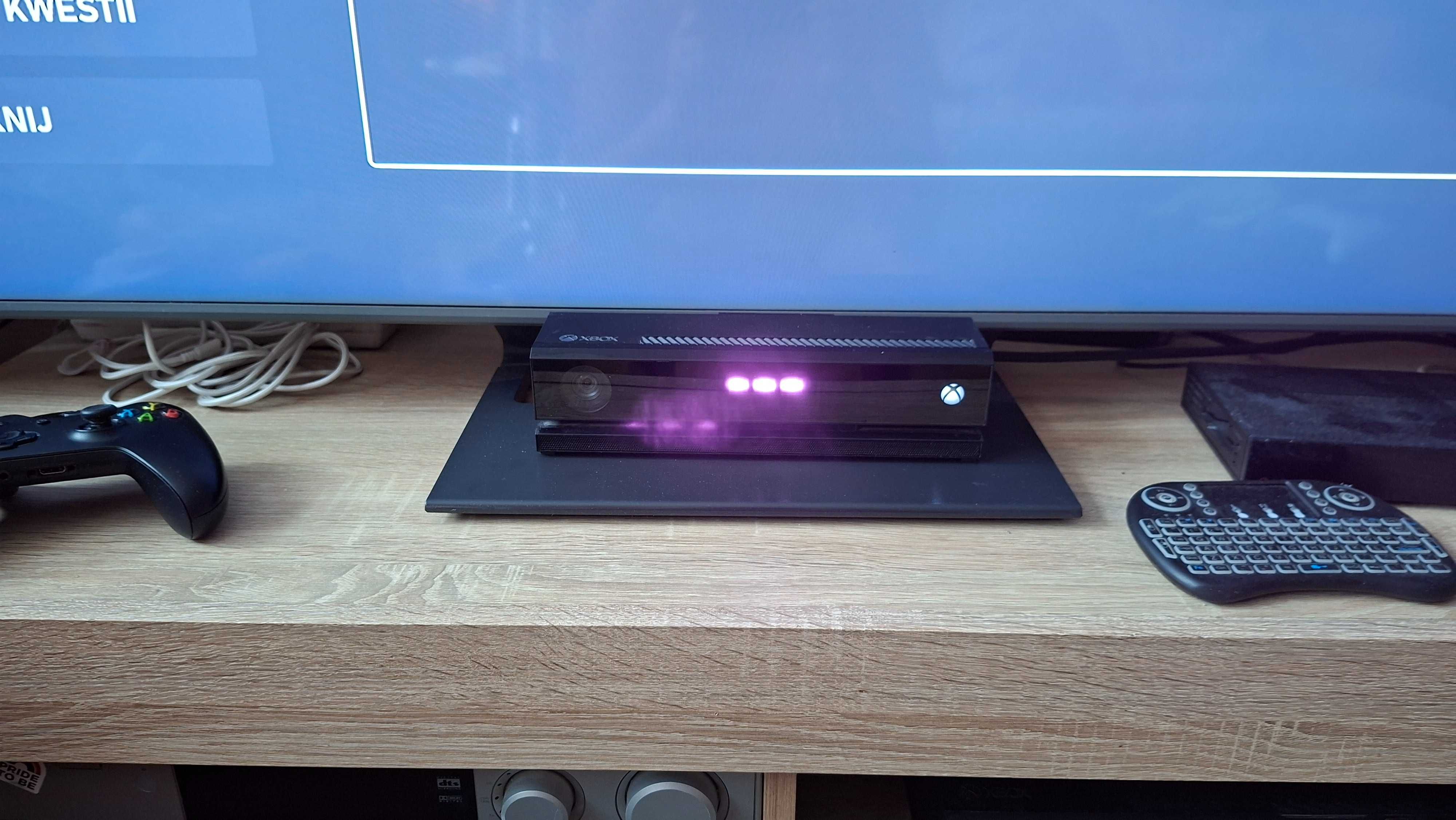 Xbox One 500 GB + 2 pady + Kinect – gotowy zestaw!