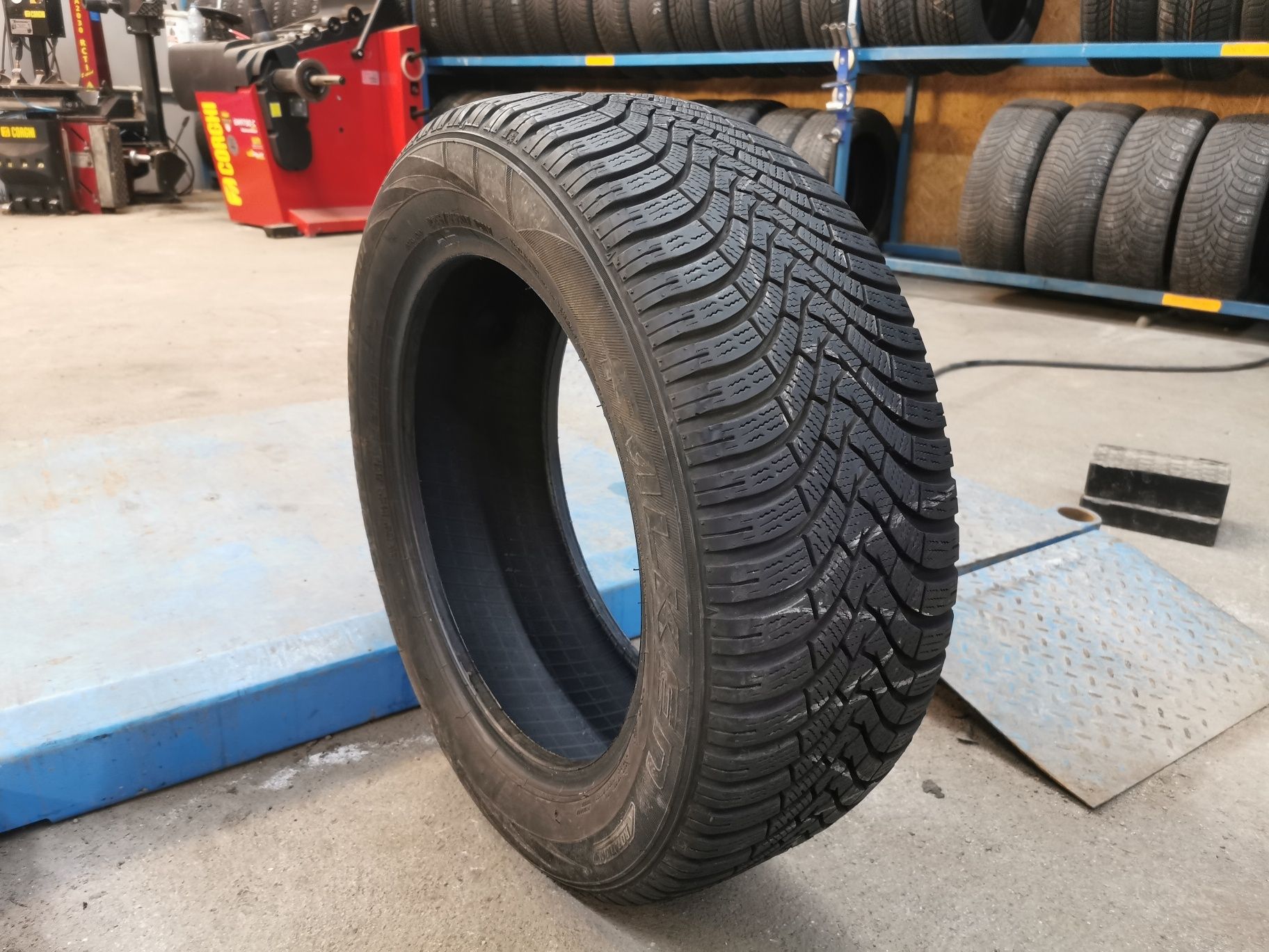 Opona 225/55R17 101V Falken Euro Winter HS01 z 2019r #74