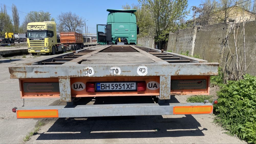 Напів причіп контейнеровоз