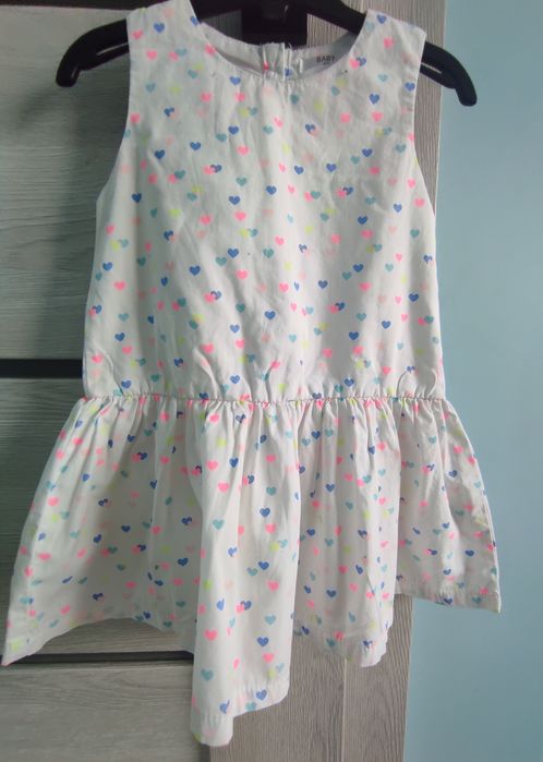 Sukienka w serduszka rozm. 92