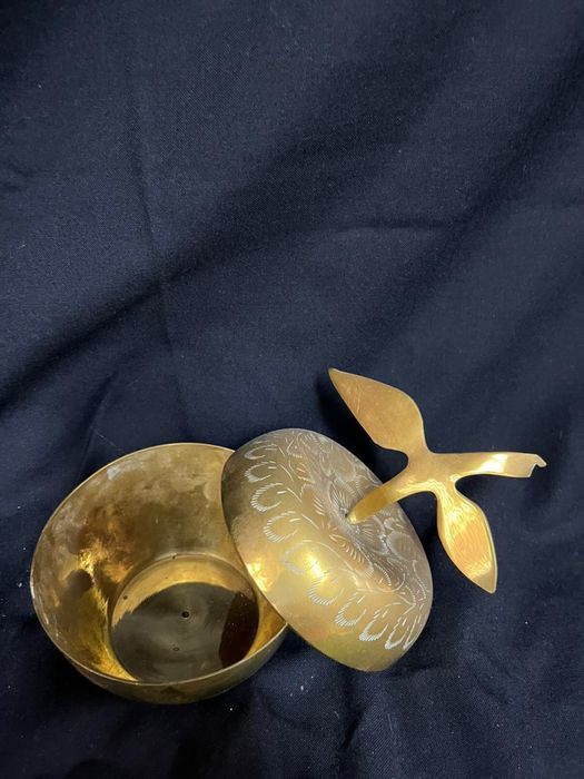 Guarda joias em latao