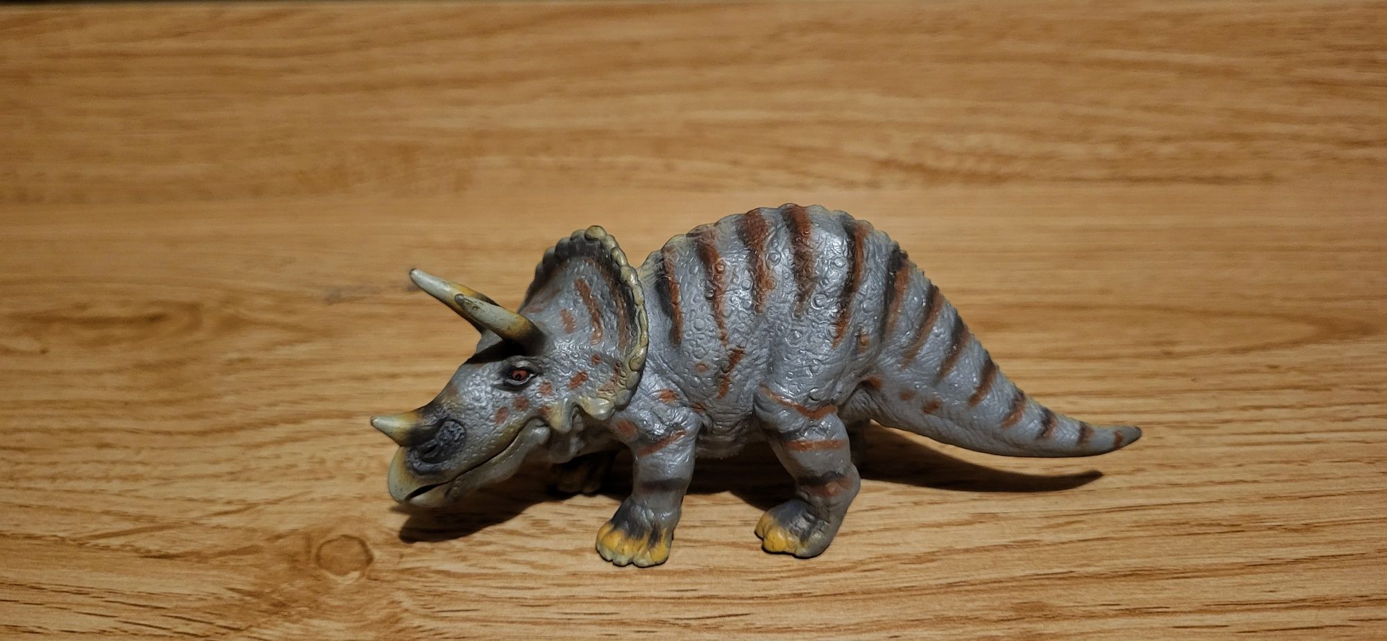 Schleich dinozaur triceratops figurki model wycofany z 2002 r.