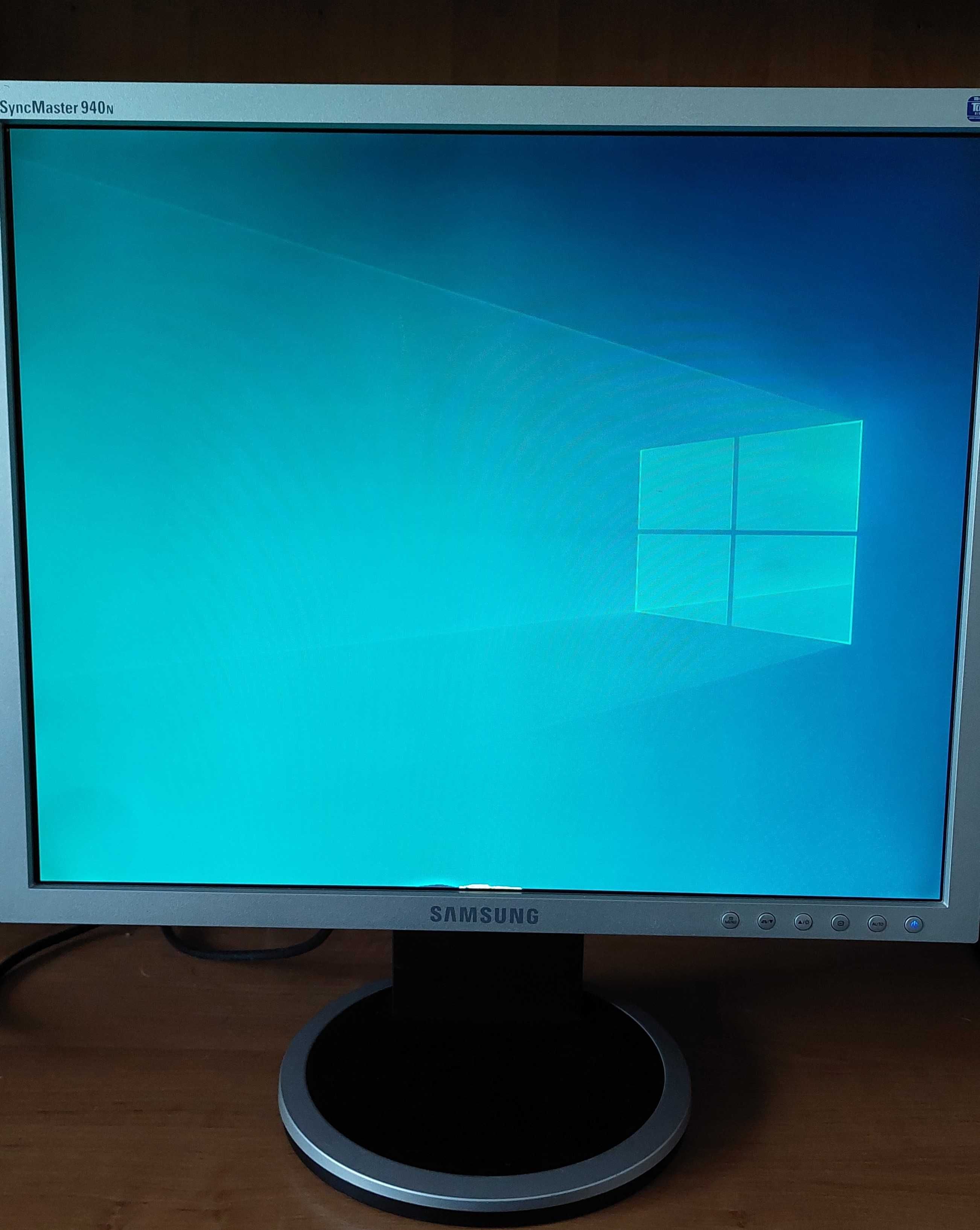 Monitor Samsung SyncMaster 940n (VGA, 1280x1024, 60Hz)