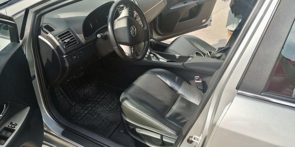 Toyota avensis T27 официал