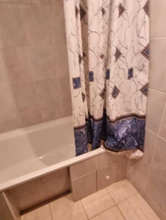 Продам зх комнатную квартиру нп Холодной Горе в кирпичном доме