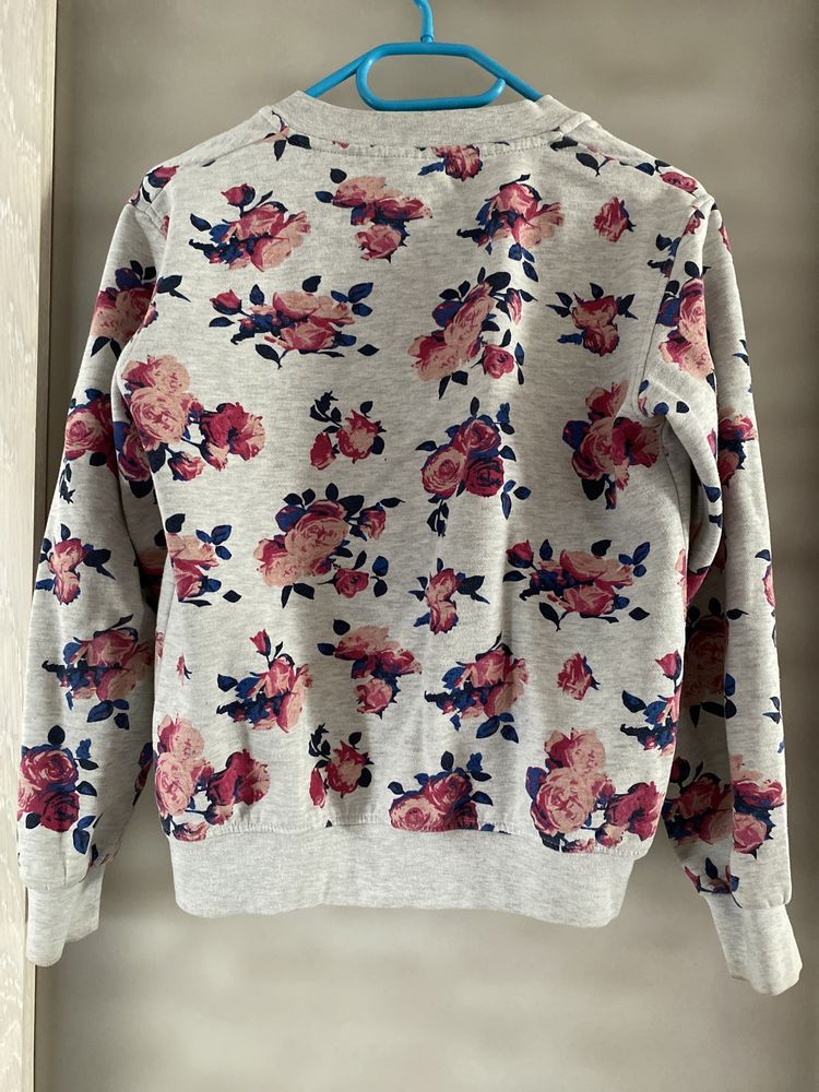 Sprzedam bluza / kurtka 146/152 piękne róże