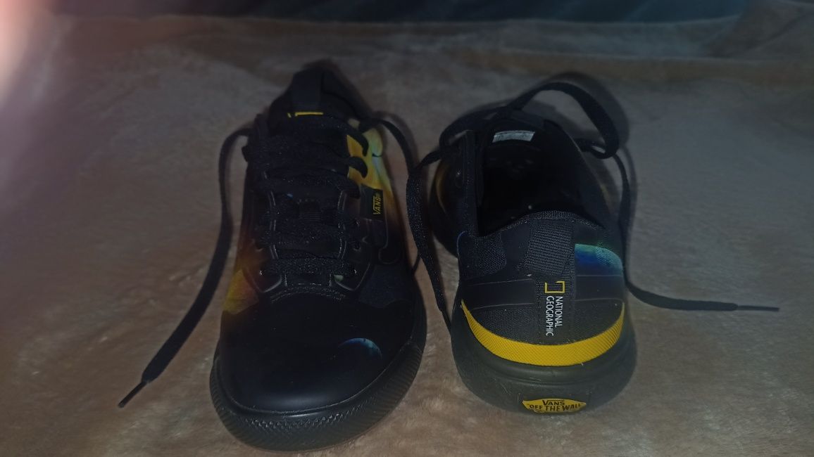 VANS National Geographic r. 38