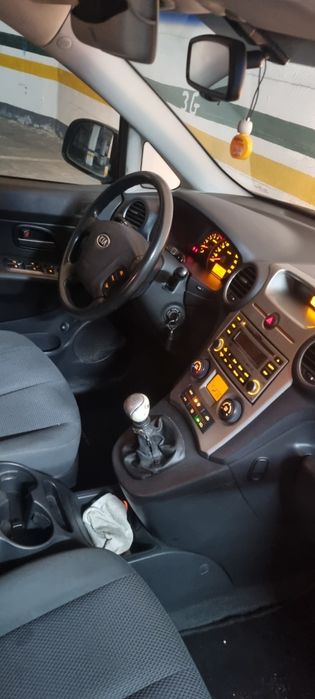 Vendo Kia carens 2009 óptima condições