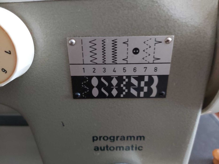 Швейна машинка Veritas, електродвигун, ножна педаль. ГДР