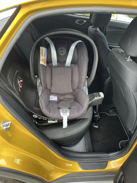 Fotelik Cybex Cloud Z wraz z bazą obrotową oraz adapterami