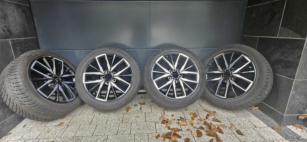 Komplet Kół Zimowych Toyota Corolla Oryginał 17