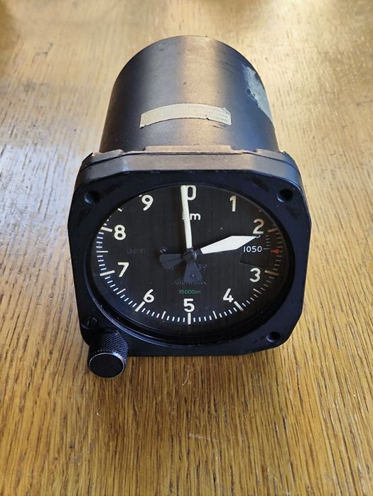 Висотомір Revue Thommen AG Waldenburg Altimetre 1972р