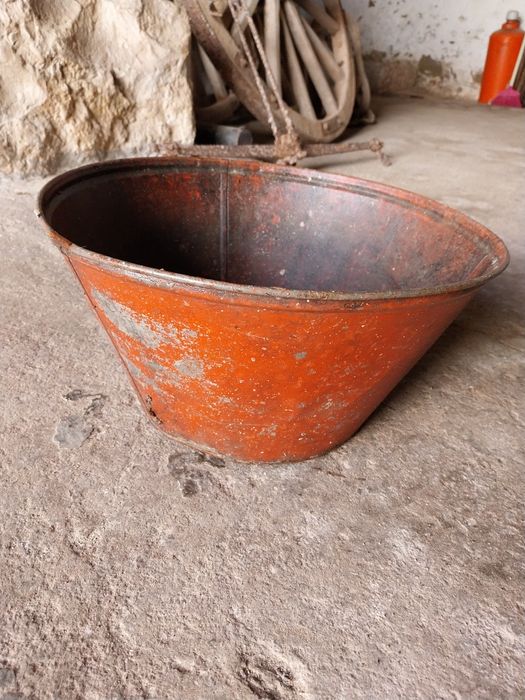 Celha antiga chapa zincada