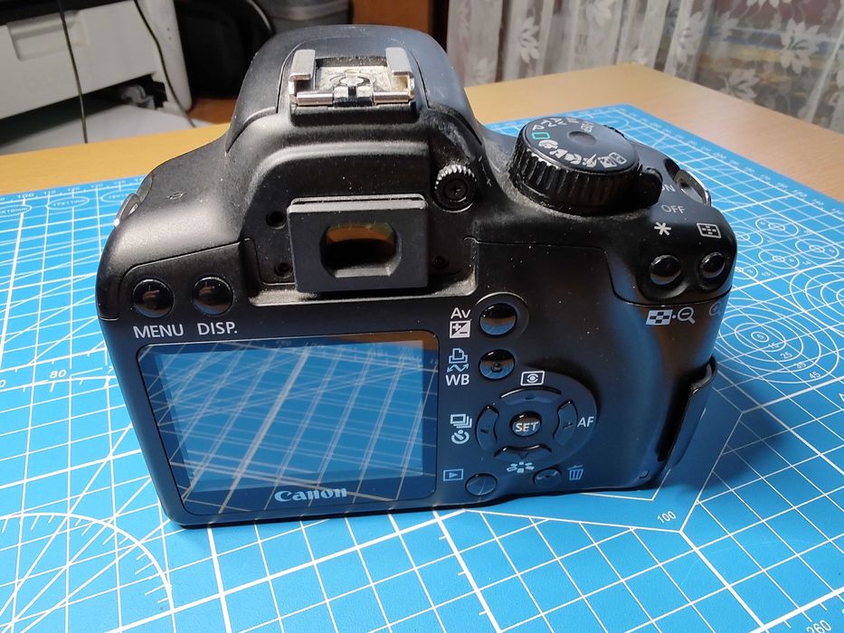 Lustrzanka Canon EOS 1000D body sprawna