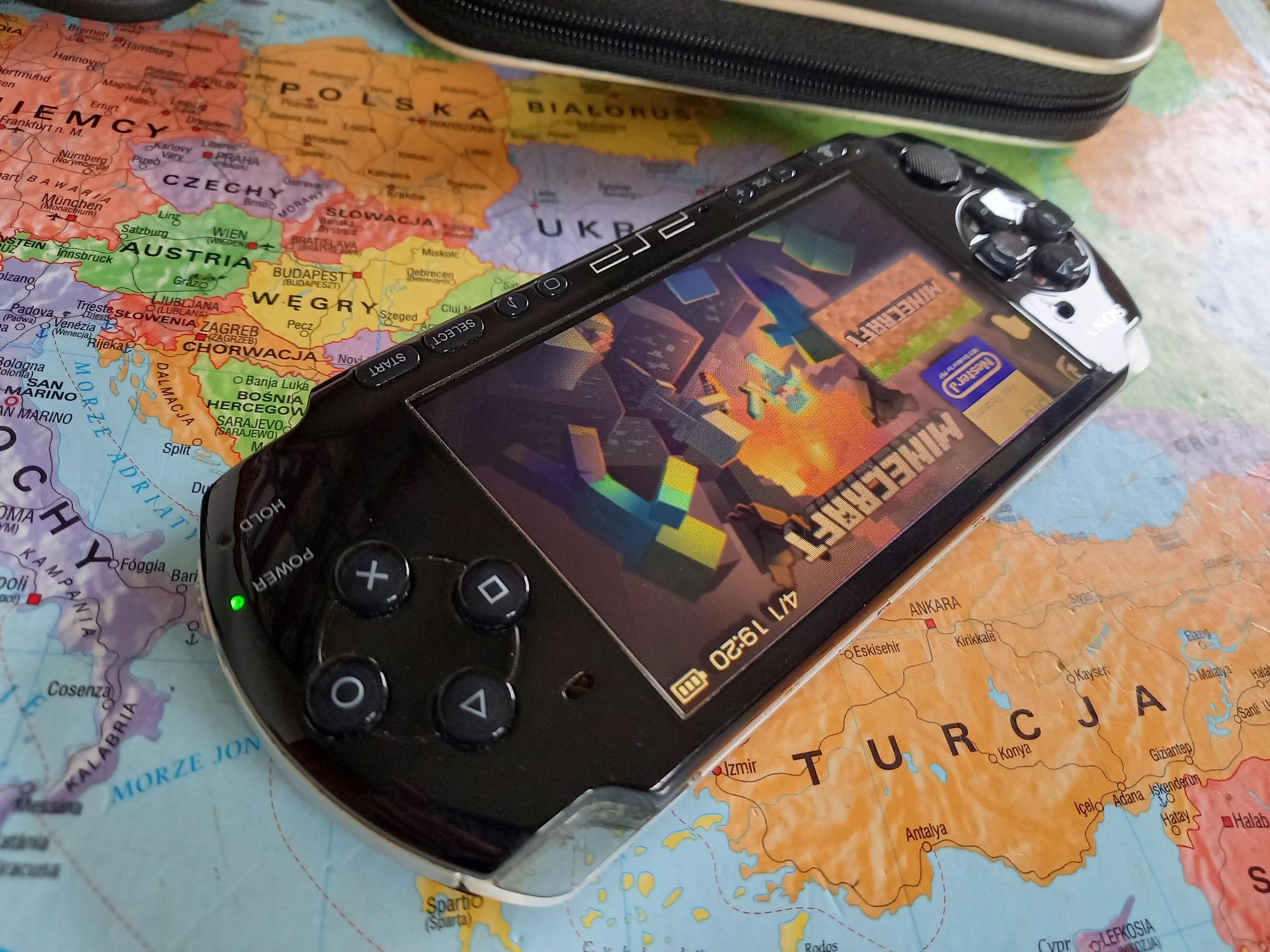 Konsola Sony psp 3004 piano black 4gb 20 gier