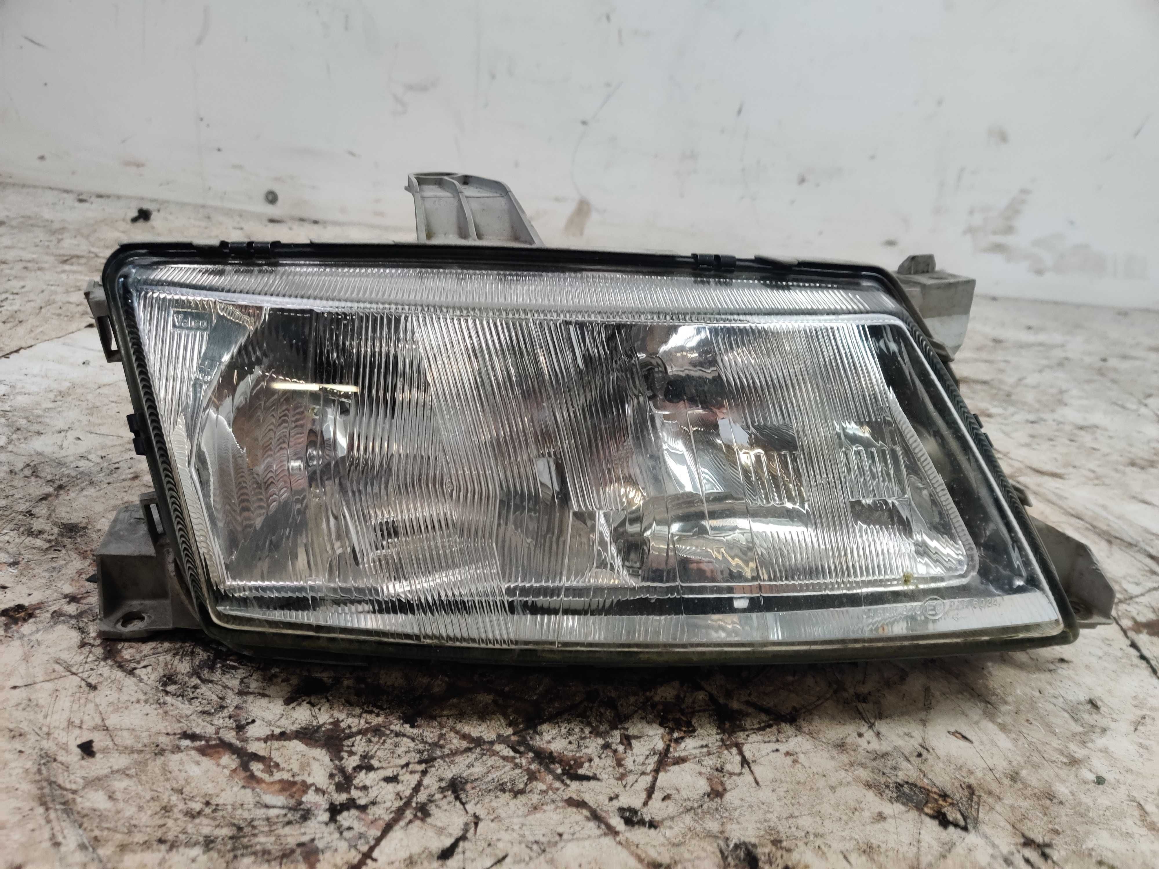 Saab 9-5 95 Reflektor Lampa Prawy Przód Prawa Przednia