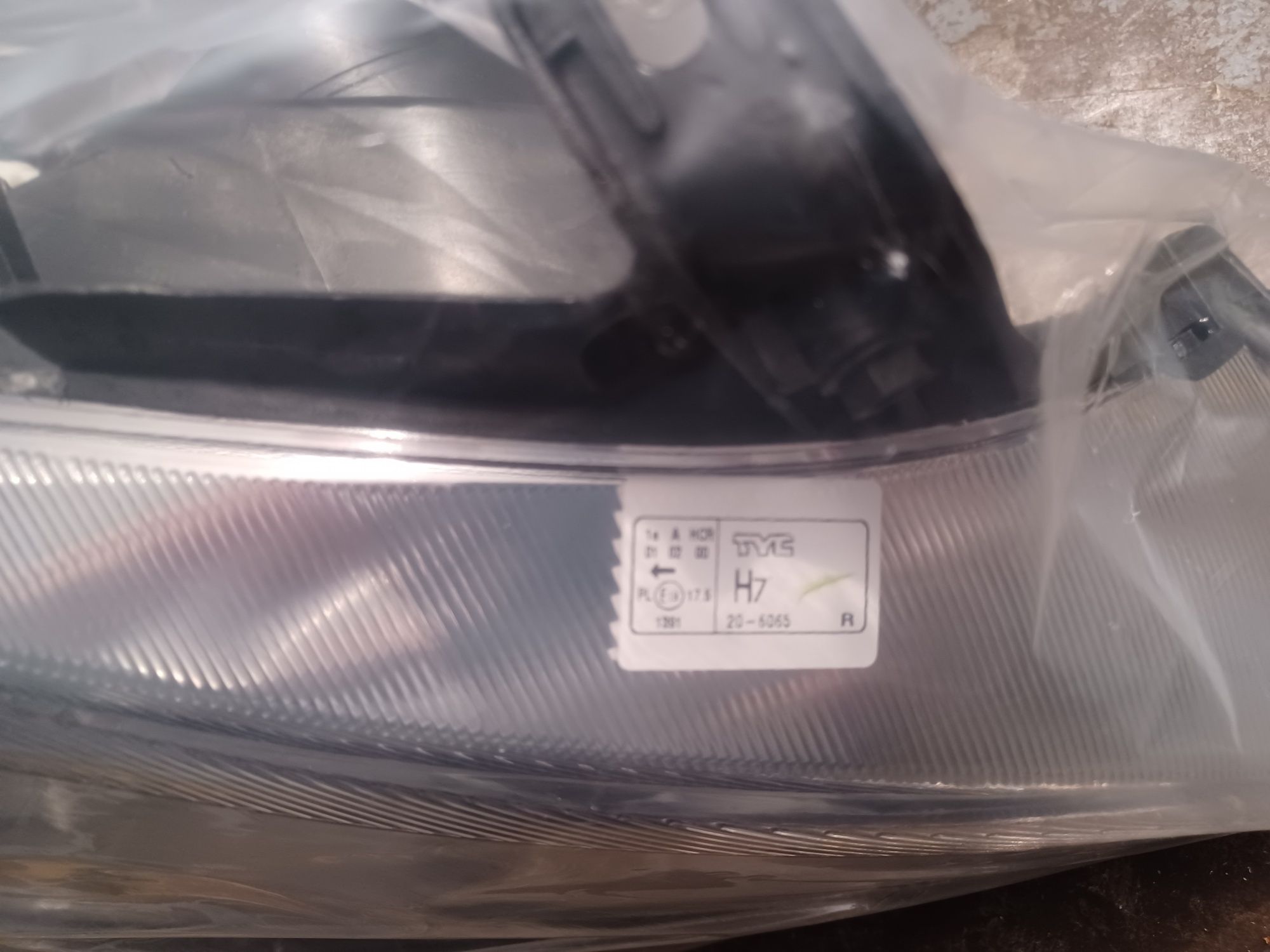 Lampa nowa prawa opel corsa