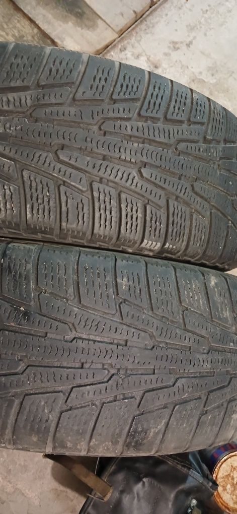 NOKIAN 235 65 17