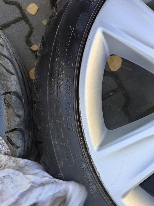 Felgi z oponami Jaguar