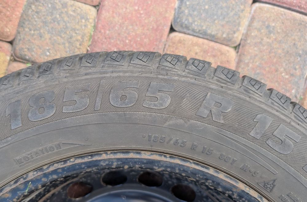 Koła felgi stalowe opony zimowe R15 185/65 4x100 czujniki TPMS renault