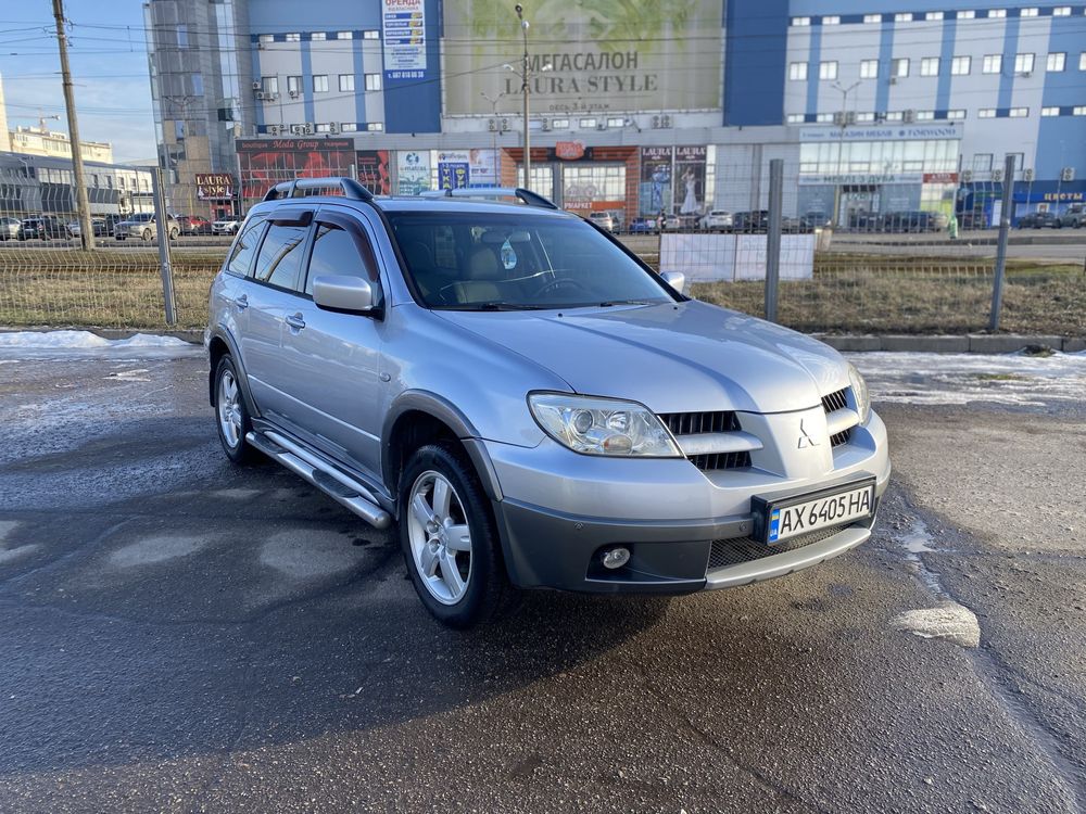 Mitsubishi outlander 2,4 АКПП газ/бензин