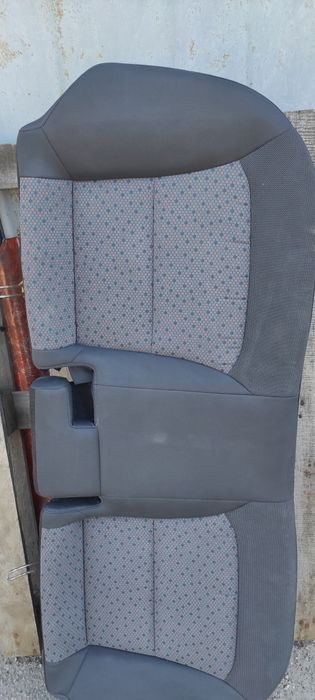 Продам задній ряд дивана на хундай іонік 18 року електро