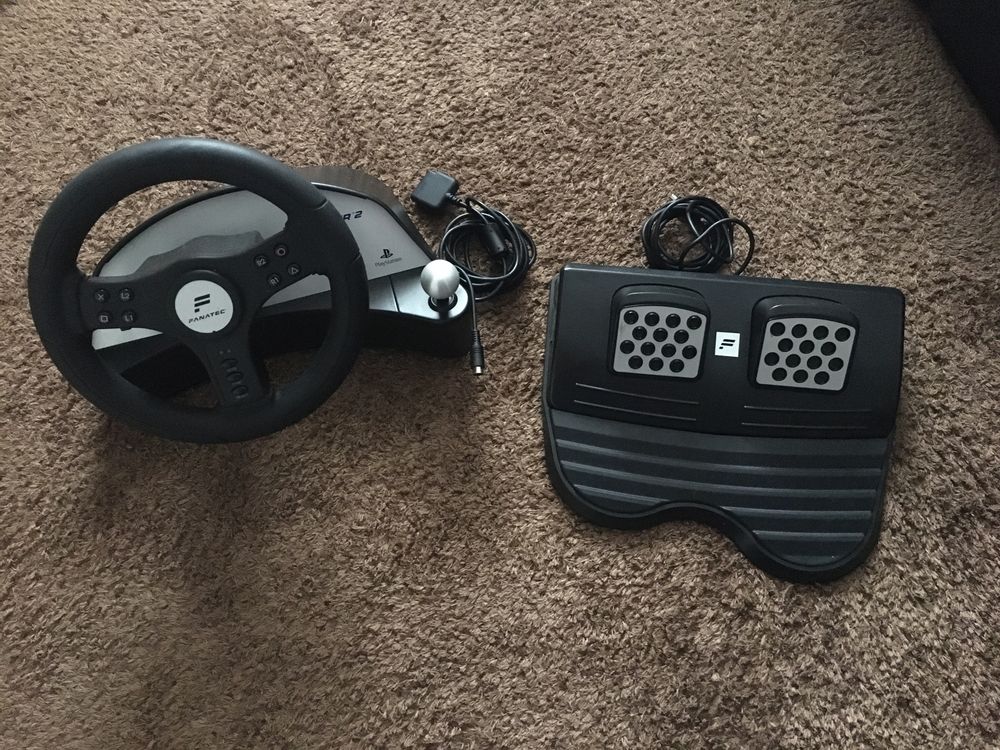 Volante + Pedais FANATEC