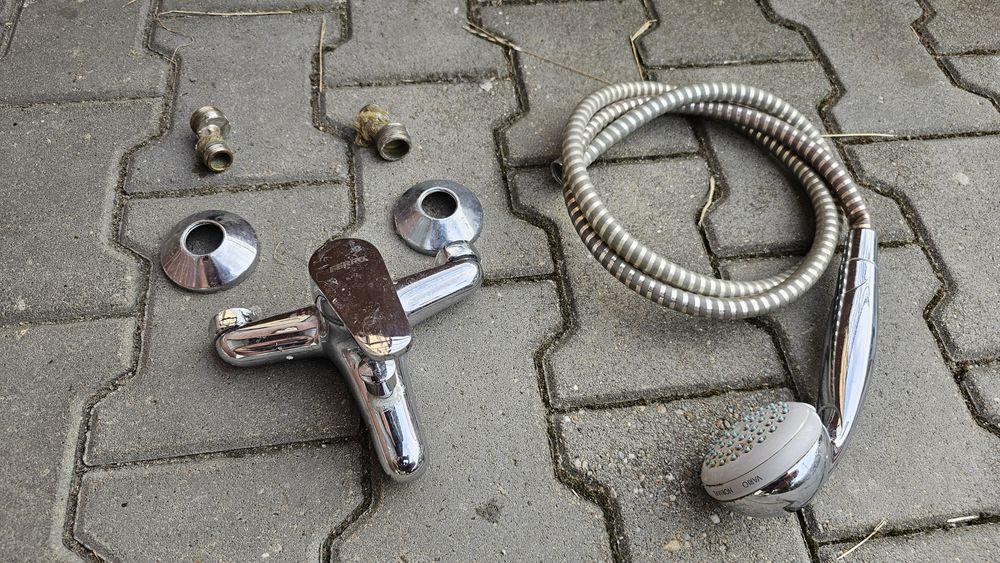 Bateria prysznicowa uszkodzona,  zestaw