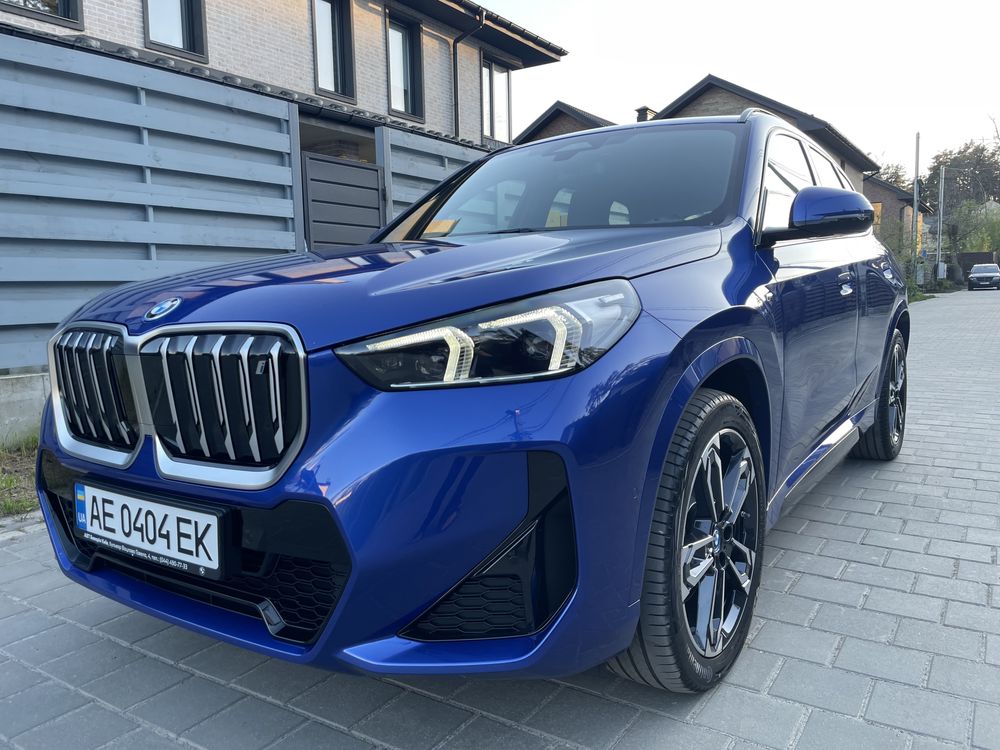 Продам новый BMW IX1