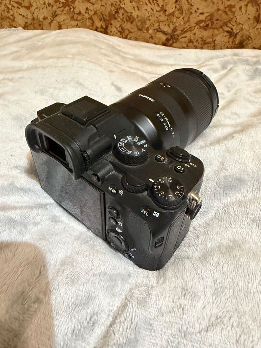 Sprzedam Sony A7 III – stan jak nowy, niski przebieg, pełen zestaw