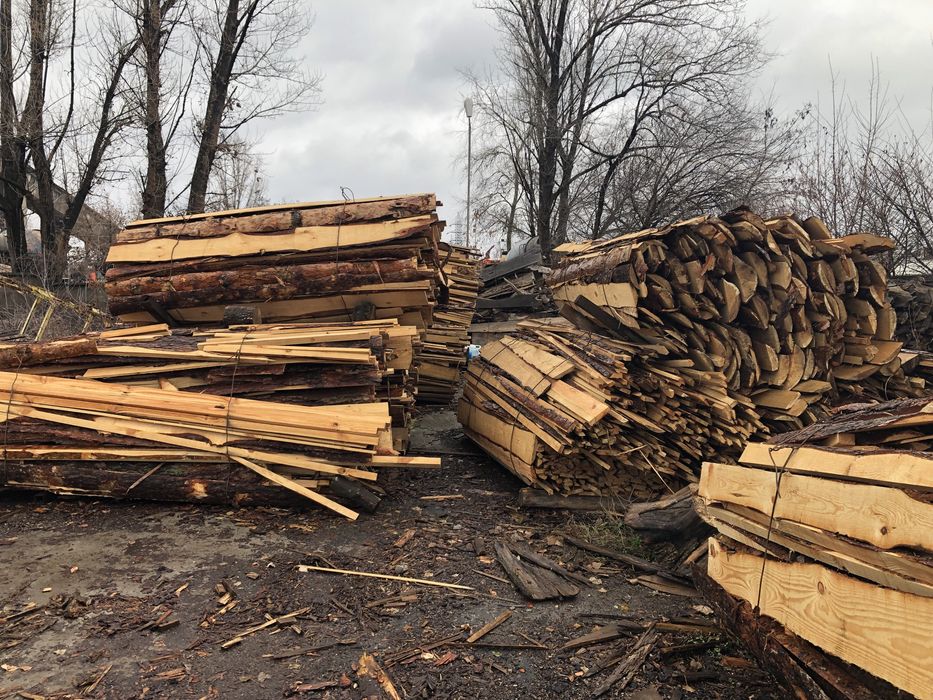 Продм обрезки сосны дрова колотые брикеты из лузги