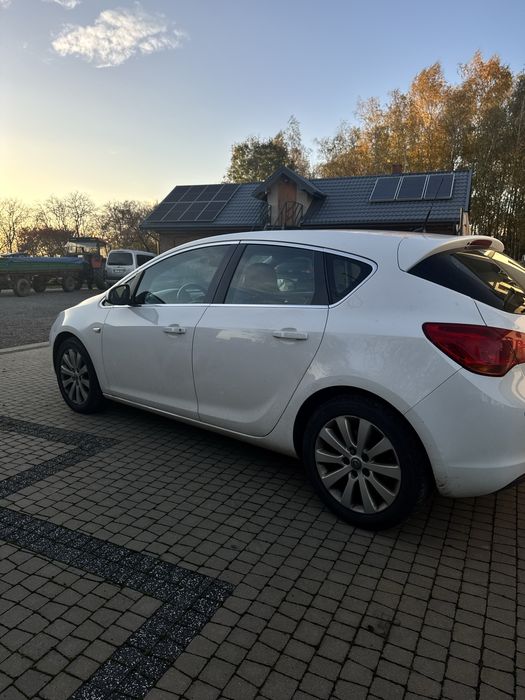 Opel Astra J 1.7 CDTI 125 KM