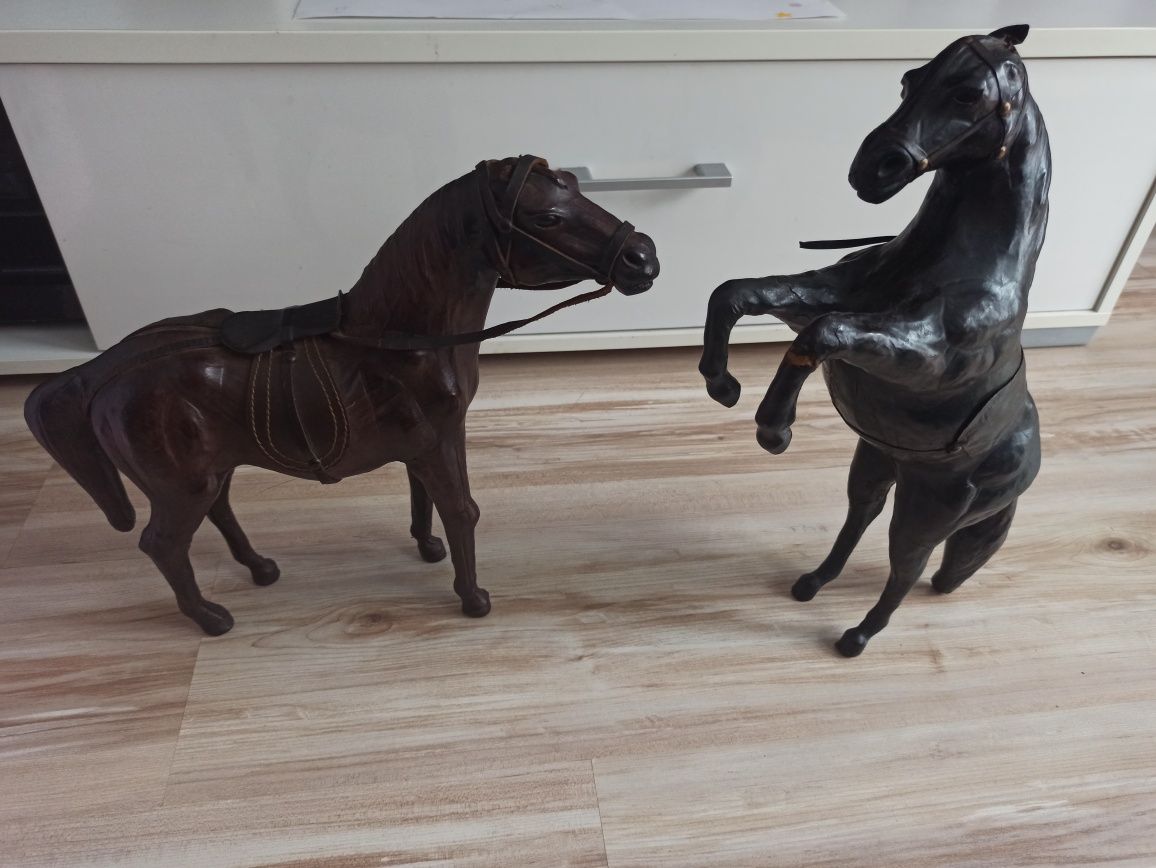 Koń ze skóry 2 sztuki figurka