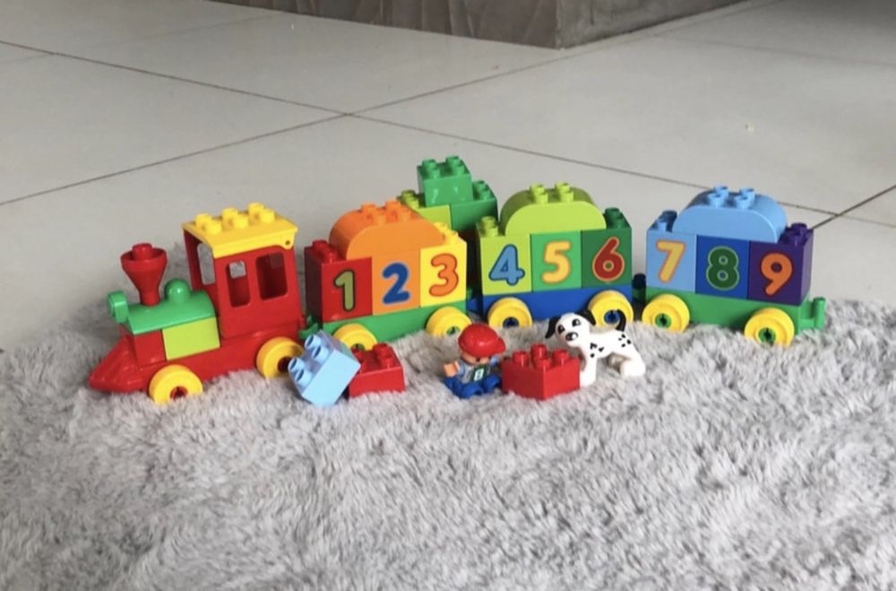 Lego duplo pociąg z cyferkami