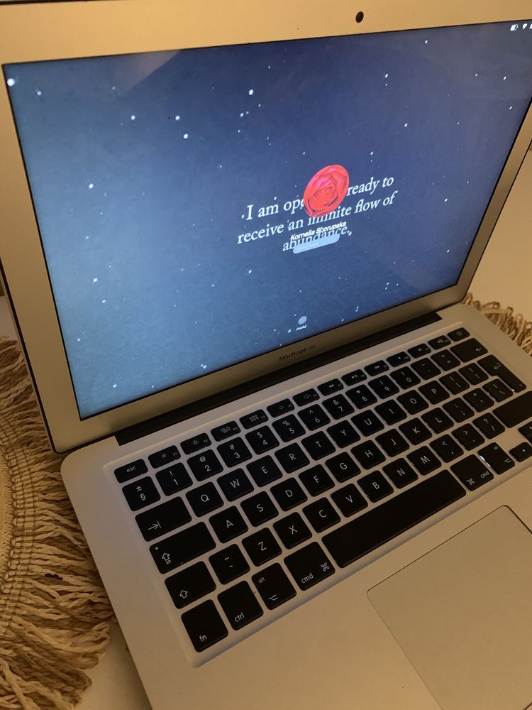 MacBook Air laptop  kupiony w 2018r