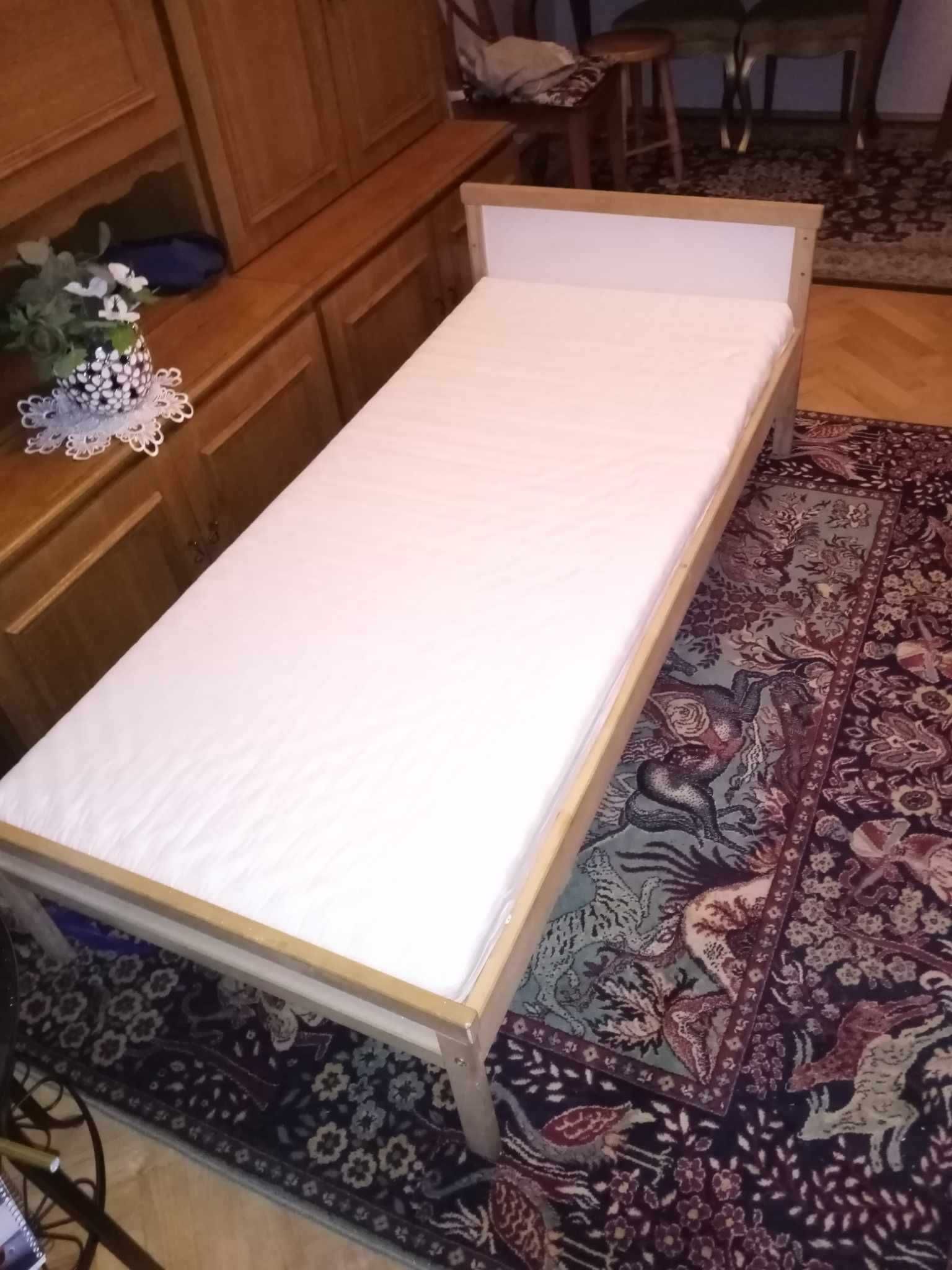 Łóżko dziecięce 160x70  Ikea, z materacem