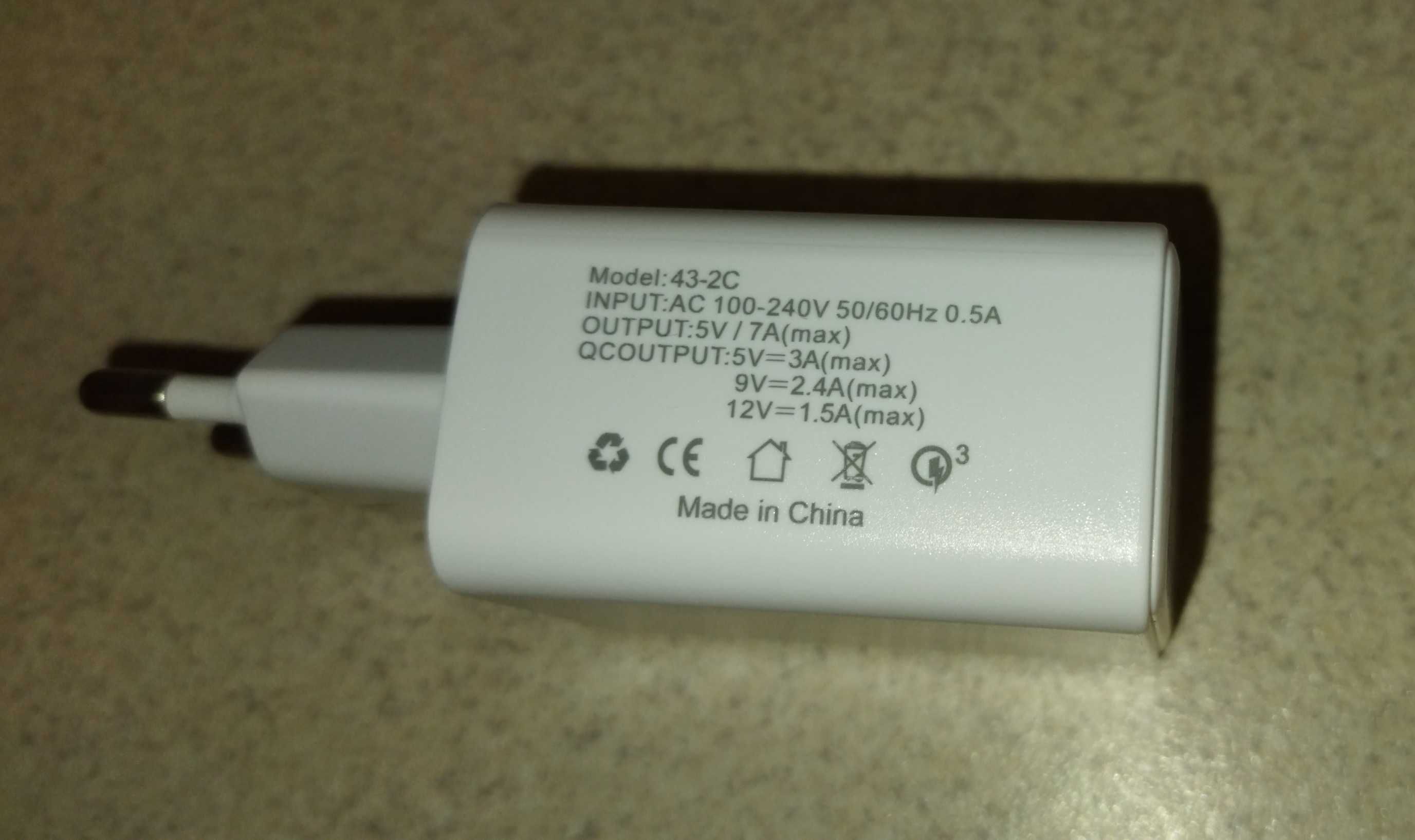 Сетевое зарядное устройство "Charge"   65W + 40W (новое)