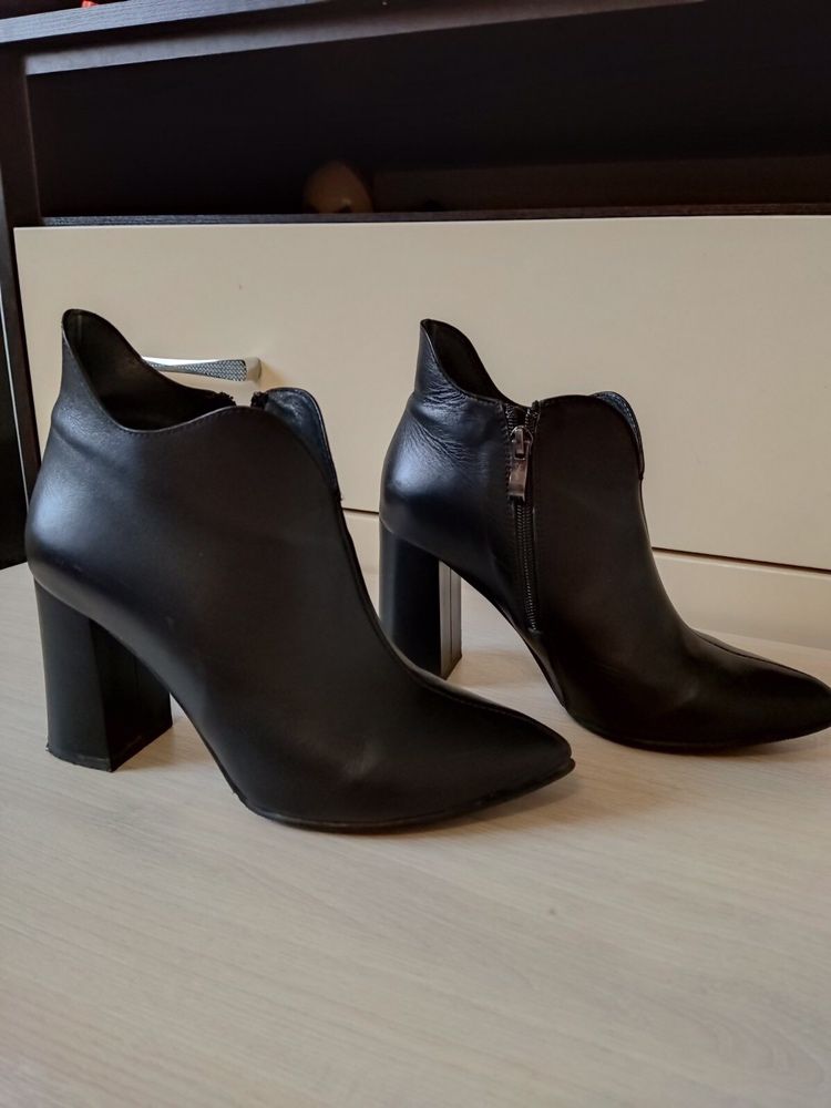 Жіноче взуття черевички