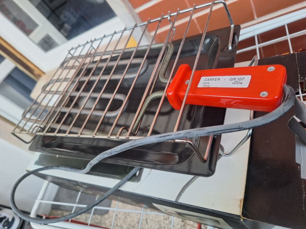Grelhador Carfer com 1800w NOVO*
