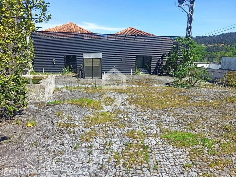 Armazém em Cepães - Fafe
