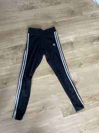 Leginsy firmy adidas