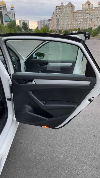 Volkswagen Passat NMS 2012. 2.5 бензин/газ