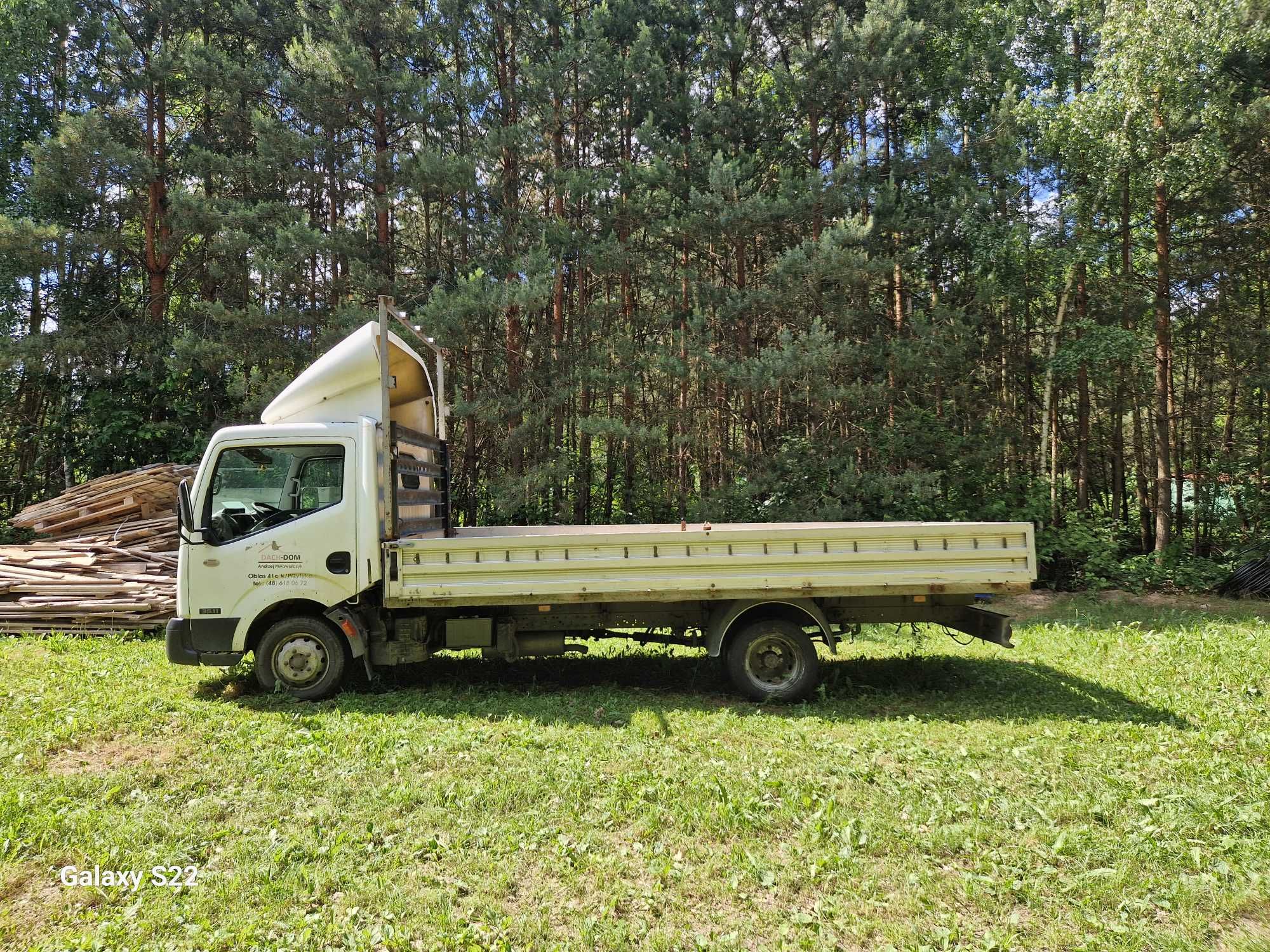 Nissan F24 Cabstar