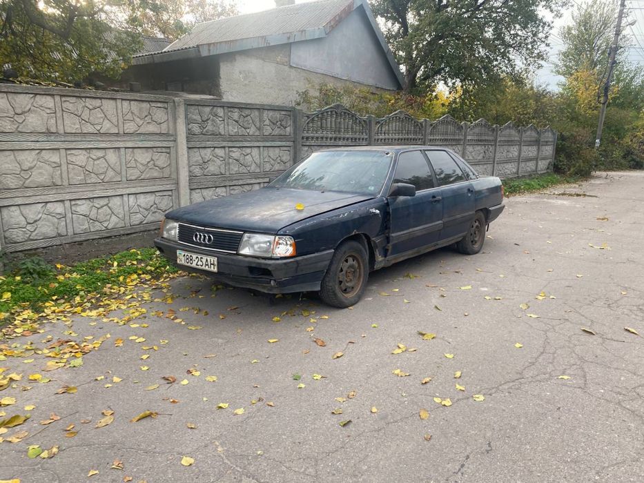 Ауди 100 2.0 бензин с ГБО под ремонт или запчасти