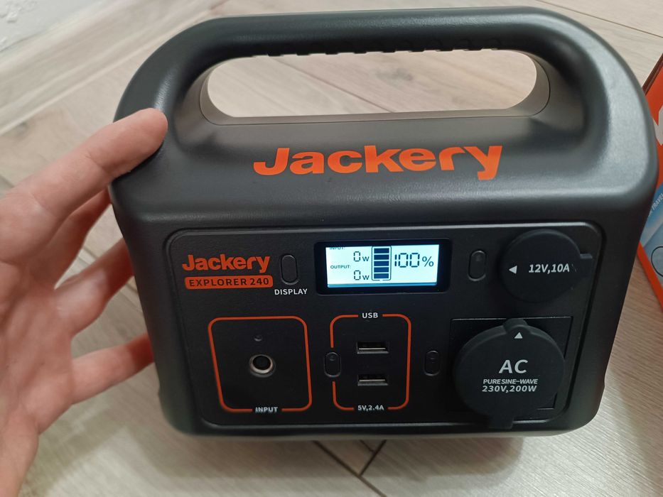 Зарядна станція Jackery 240w, великий повербанк
