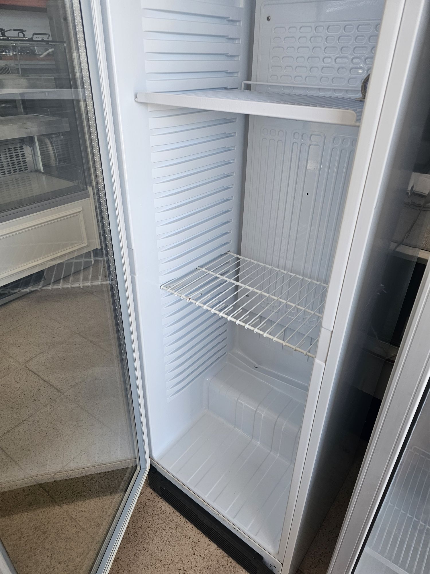 Armário refrigerado usado