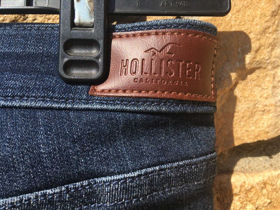 Dois pares de jeans Hollister, Bootcut novos e sem etiqueta 6L/7L/28W